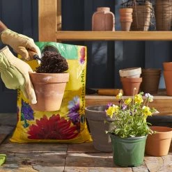 Miracle-Gro Soil & Soil Amendments 16-Quart Potting Soil Mix -Cheap Landscaping Store 05413036