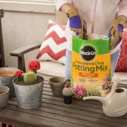 Miracle-Gro Soil & Soil Amendments 8-Quart Potting Soil Mix -Cheap Landscaping Store 05444614