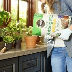 Miracle-Gro Soil & Soil Amendments Indoor 6-Quart Potting Soil Mix -Cheap Landscaping Store 08465713