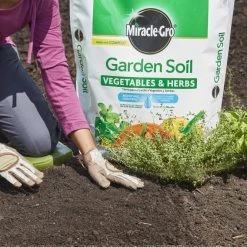 Miracle-Gro Soil & Soil Amendments 1.5-cu ft Garden Soil -Cheap Landscaping Store 09279091