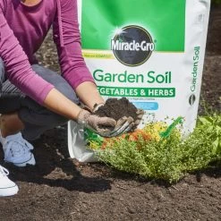 Miracle-Gro Soil & Soil Amendments 1.5-cu ft Garden Soil -Cheap Landscaping Store 09279092
