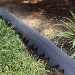EasyFlex Pound-In Landshark 20-ft Black Plastic Landscape Edging Roll -Cheap Landscaping Store 09549121