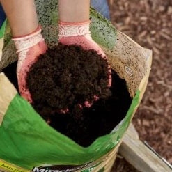 Miracle-Gro Soil & Soil Amendments 1.5-cu ft Organic Raised Bed Soil -Cheap Landscaping Store 11021351