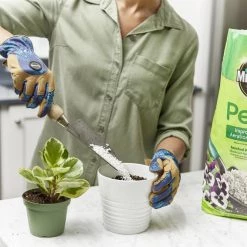 Miracle-Gro Soil & Soil Amendments Perlite Improves Soil Structure -Cheap Landscaping Store 12190889
