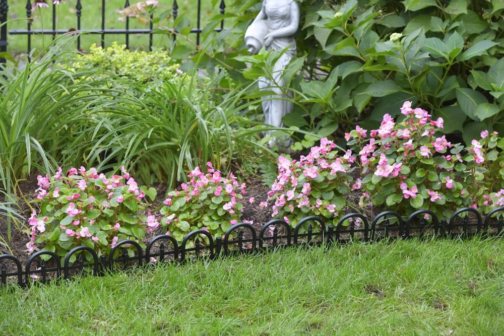 EasyFlex 8-Pack 10-ft Black Plastic Landscape Edging Bundle 2 EasyFlex 8-Pack 10-ft Black Plastic Landscape Edging Bundle - Image 2