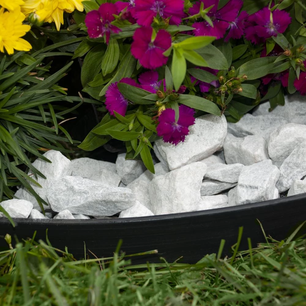 EasyFlex Heavy Duty No-Dig Landscape Edging Kit Black Landscape edging roll 3 EasyFlex Heavy Duty No-Dig Landscape Edging Kit Black Landscape edging roll - Image 3