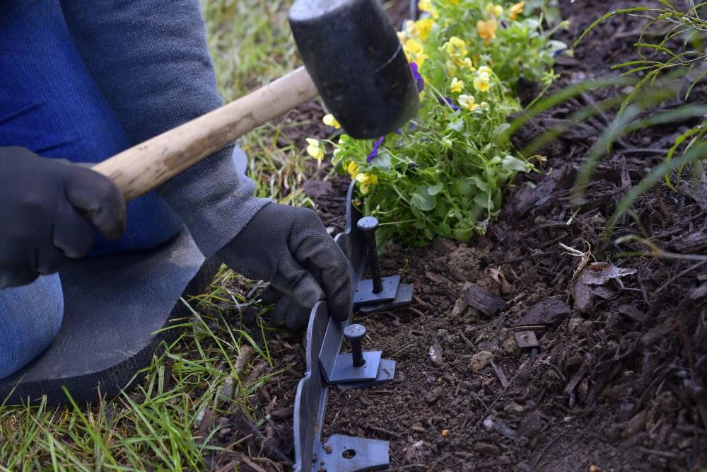 EasyFlex 2.5 in. x 20 ft. Scallop Black Woodgrain No-Dig Edging Kit 8 EasyFlex 2.5 in. x 20 ft. Scallop Black Woodgrain No-Dig Edging Kit - Image 8